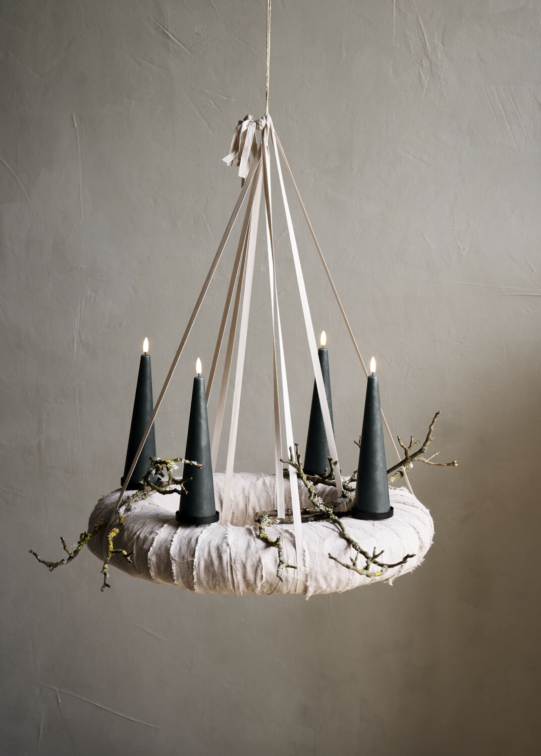 Giftbox w. spike, remote, LED cone candle, Pine green, Smoot