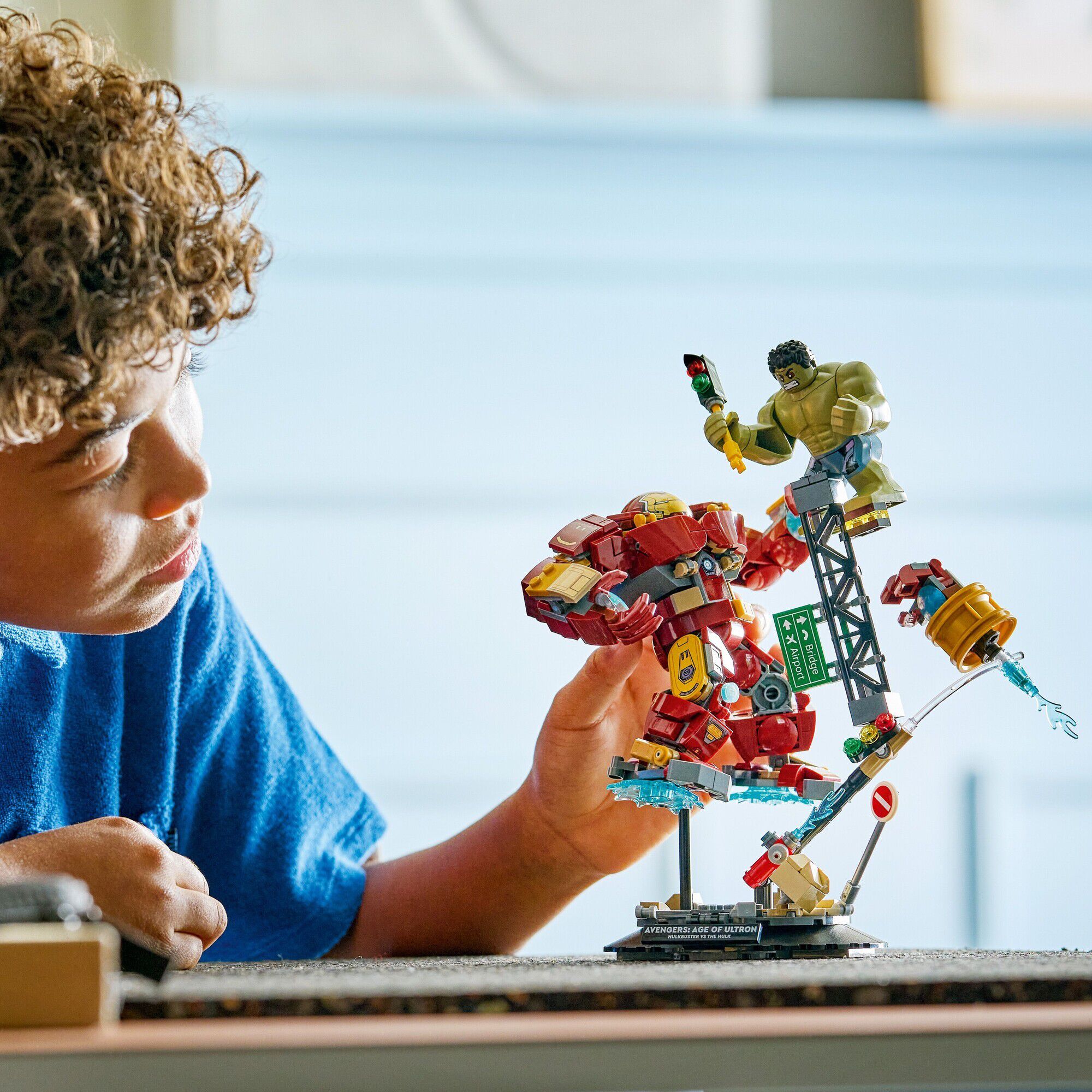 Episk kamp - Hulkbuster mod Hulk 76343