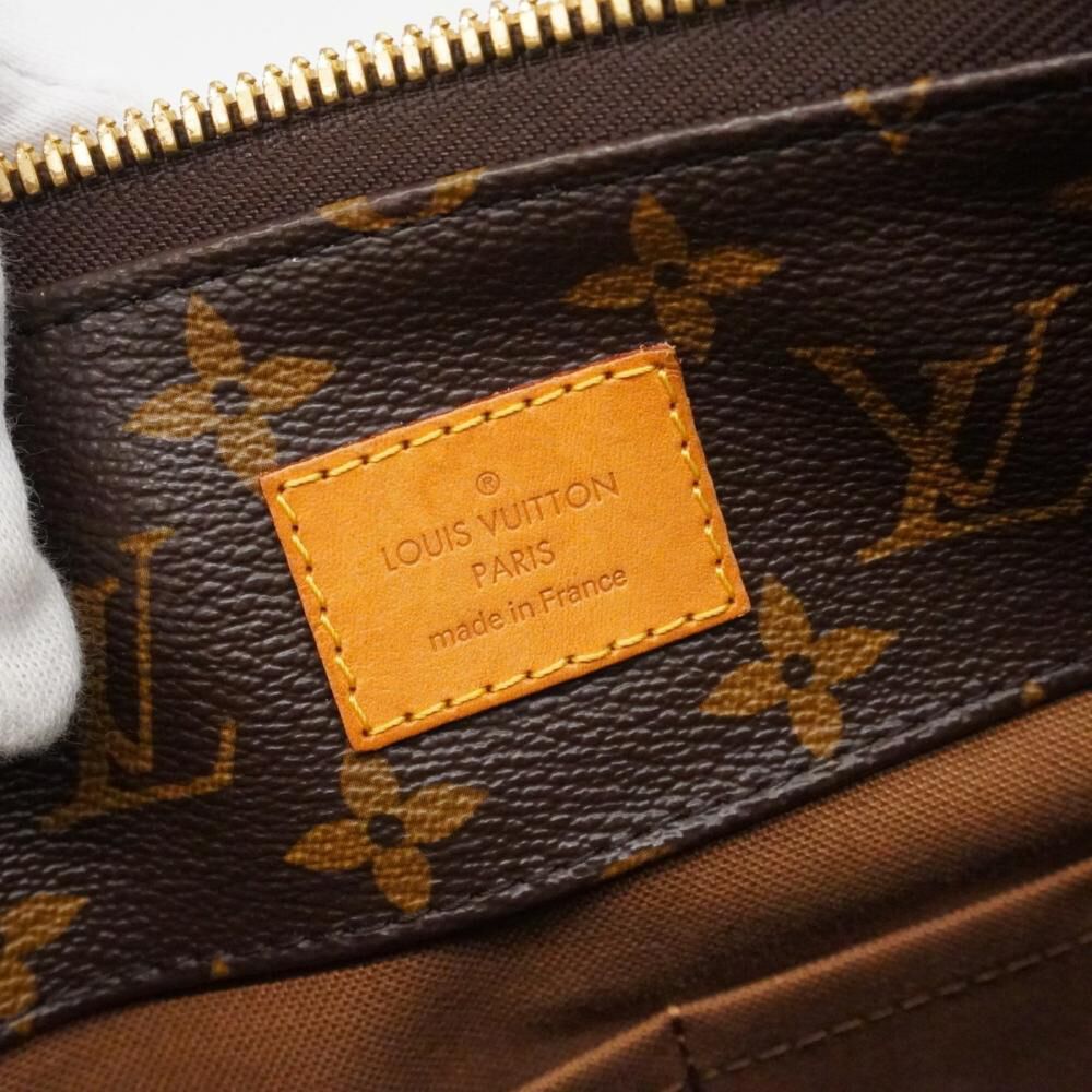 Louis Vuitton Shoulder Bags