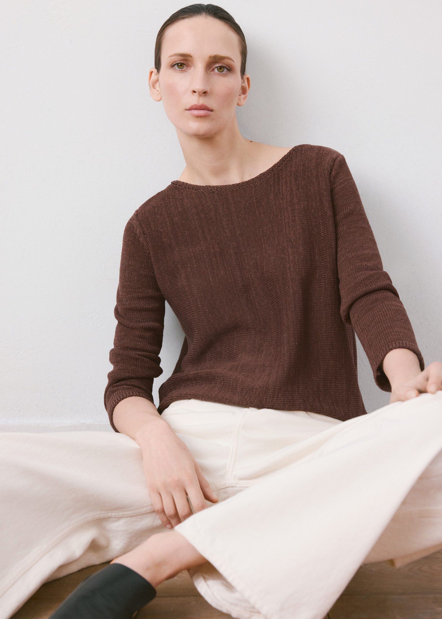 Long-sleeve knitted sweater