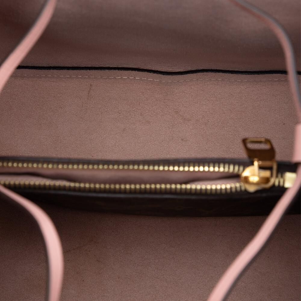 Louis Vuitton Shoulder Bags