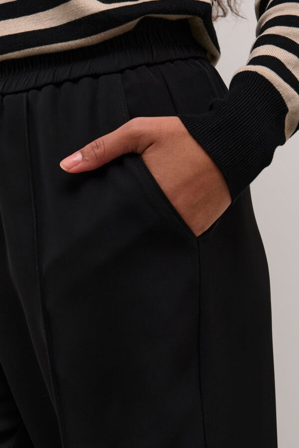 KAsigna Cropped Pants