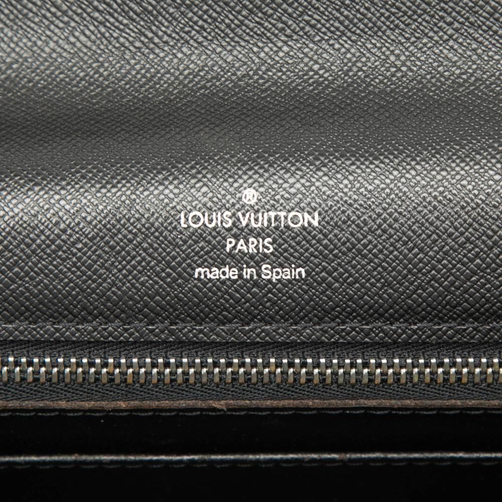Louis Vuitton Clutch