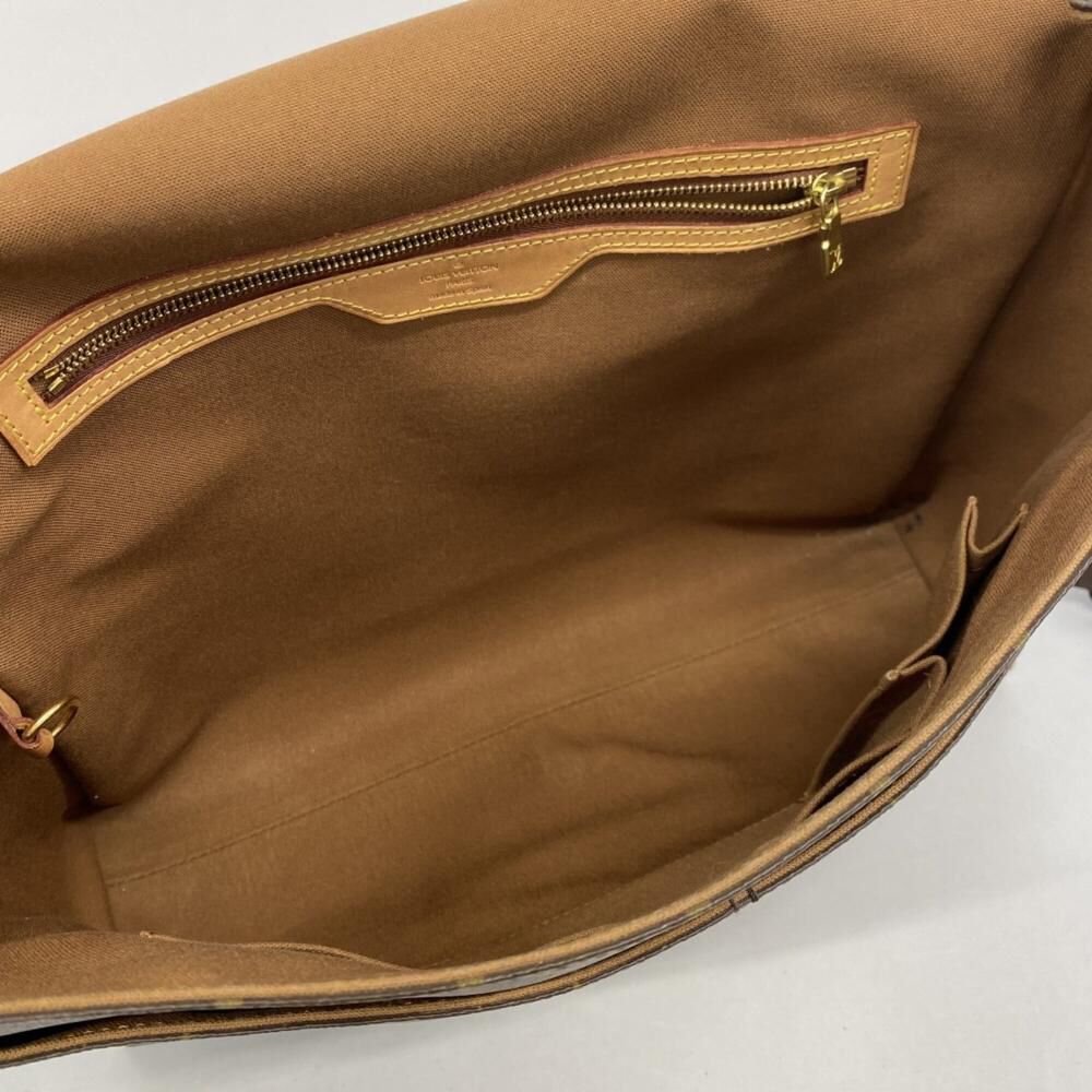 Louis Vuitton Shoulder Bags