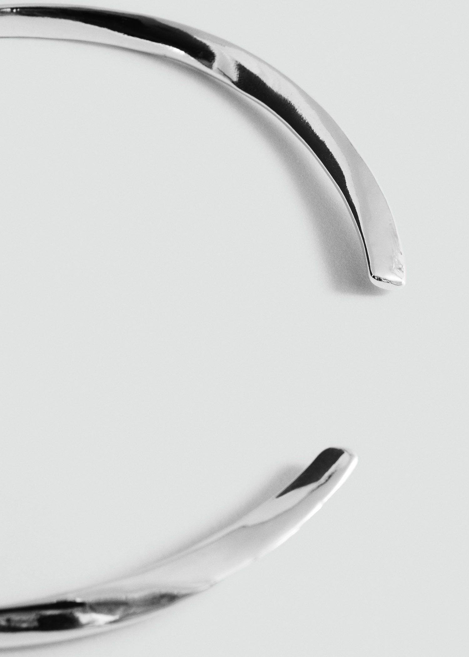 Rigid choker