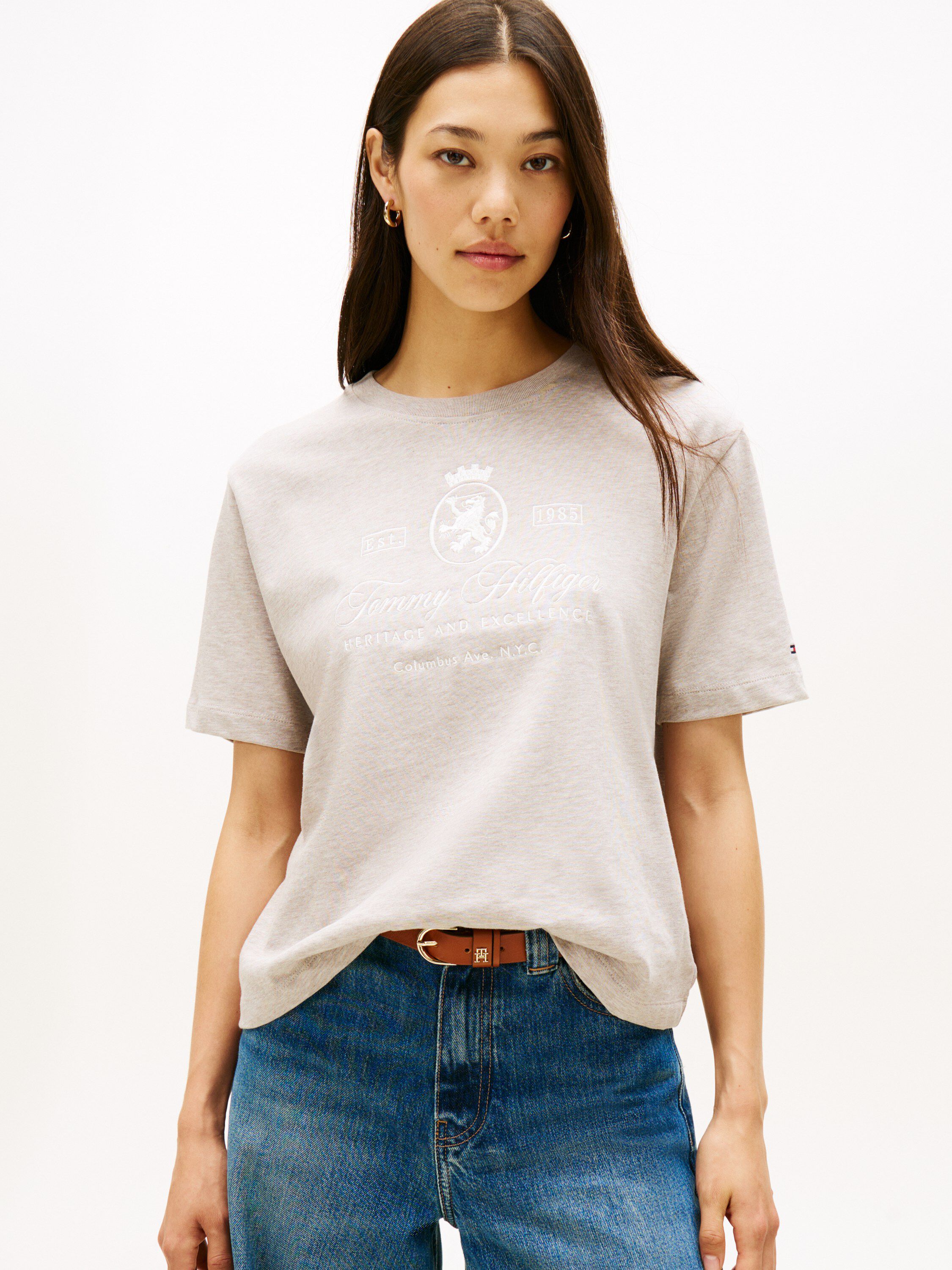 VARSITY CREST RLX SS TEE