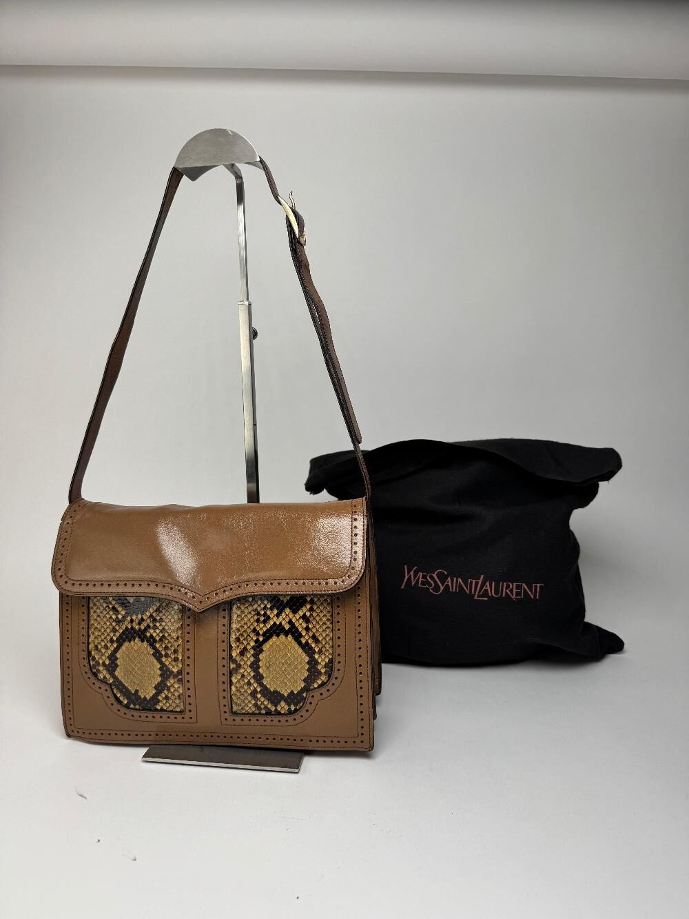 Yves Saint Laurent Shoulder Bag