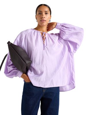 Vevd bluse i strukturert viskosebla