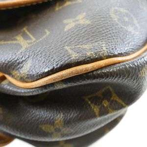 Louis Vuitton Saumur
