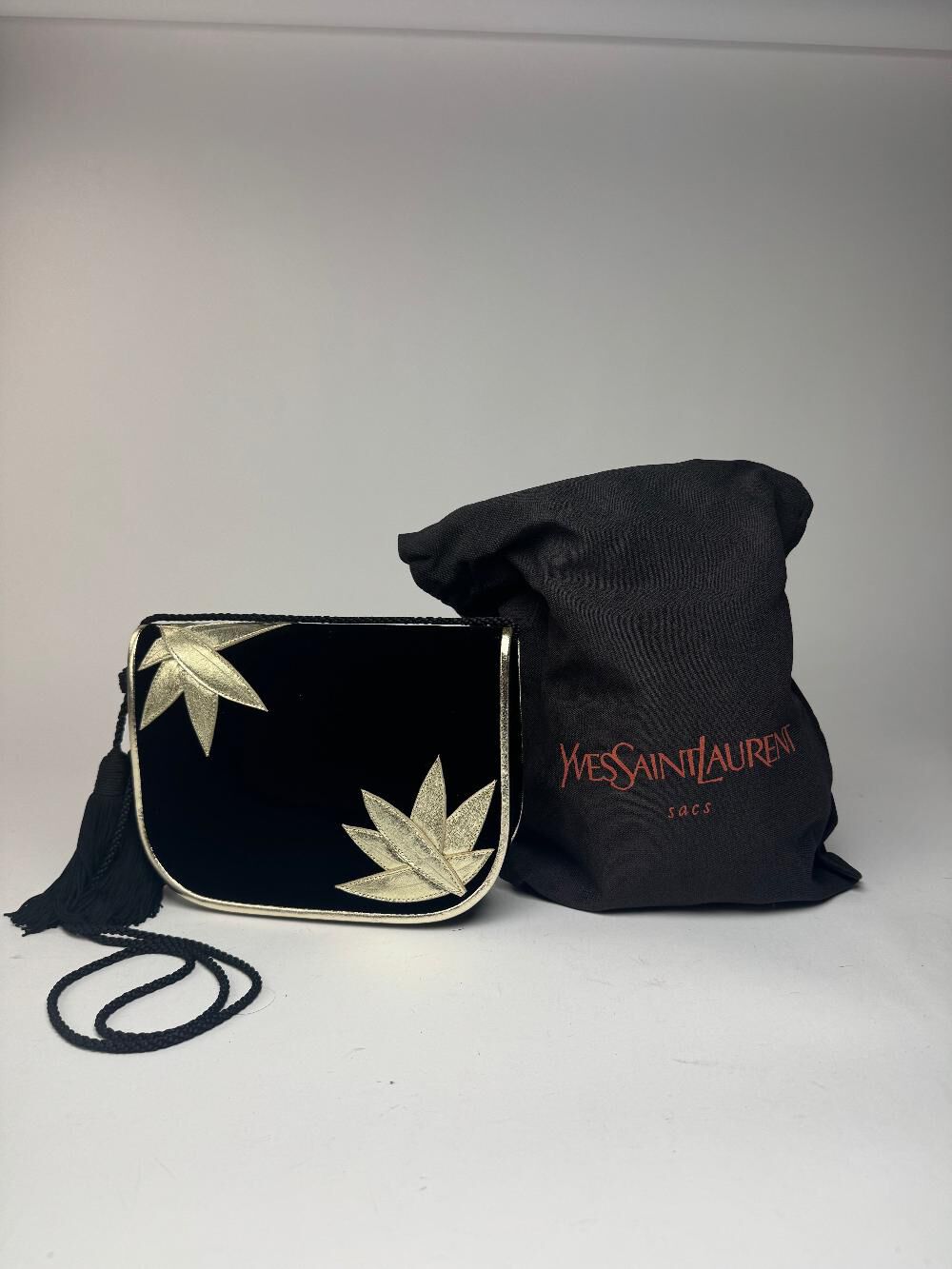 Yves Saint Laurent Shoulder Bag