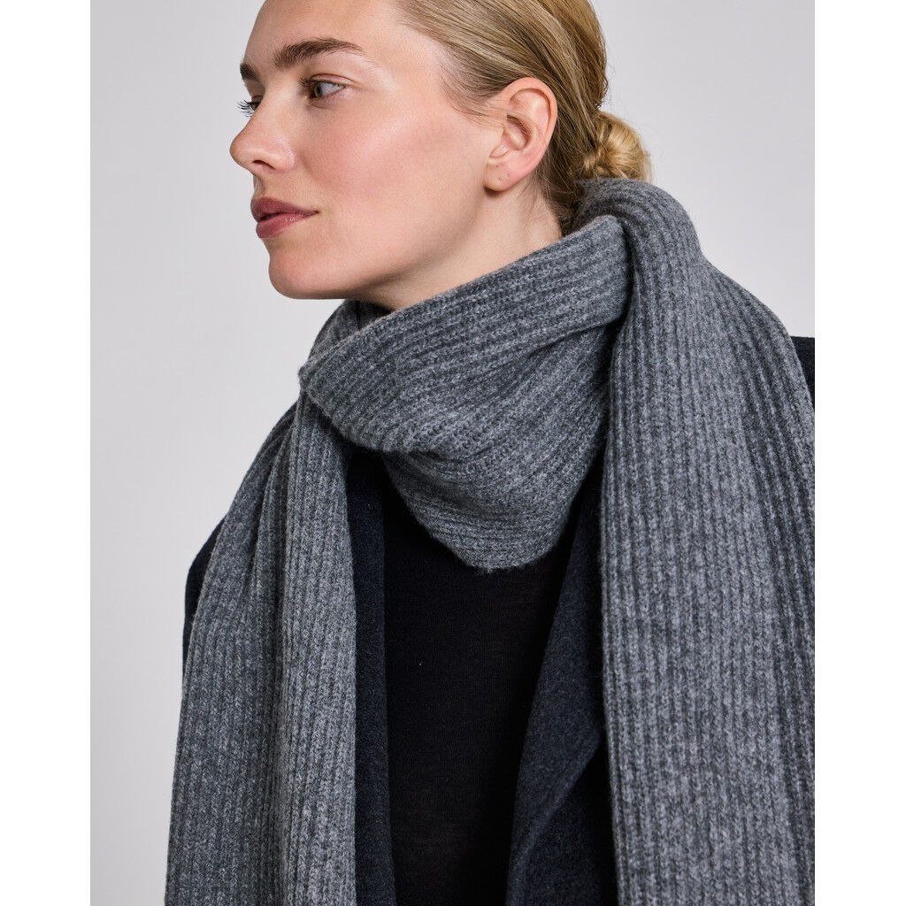 Klarisa Lambswool Scarf