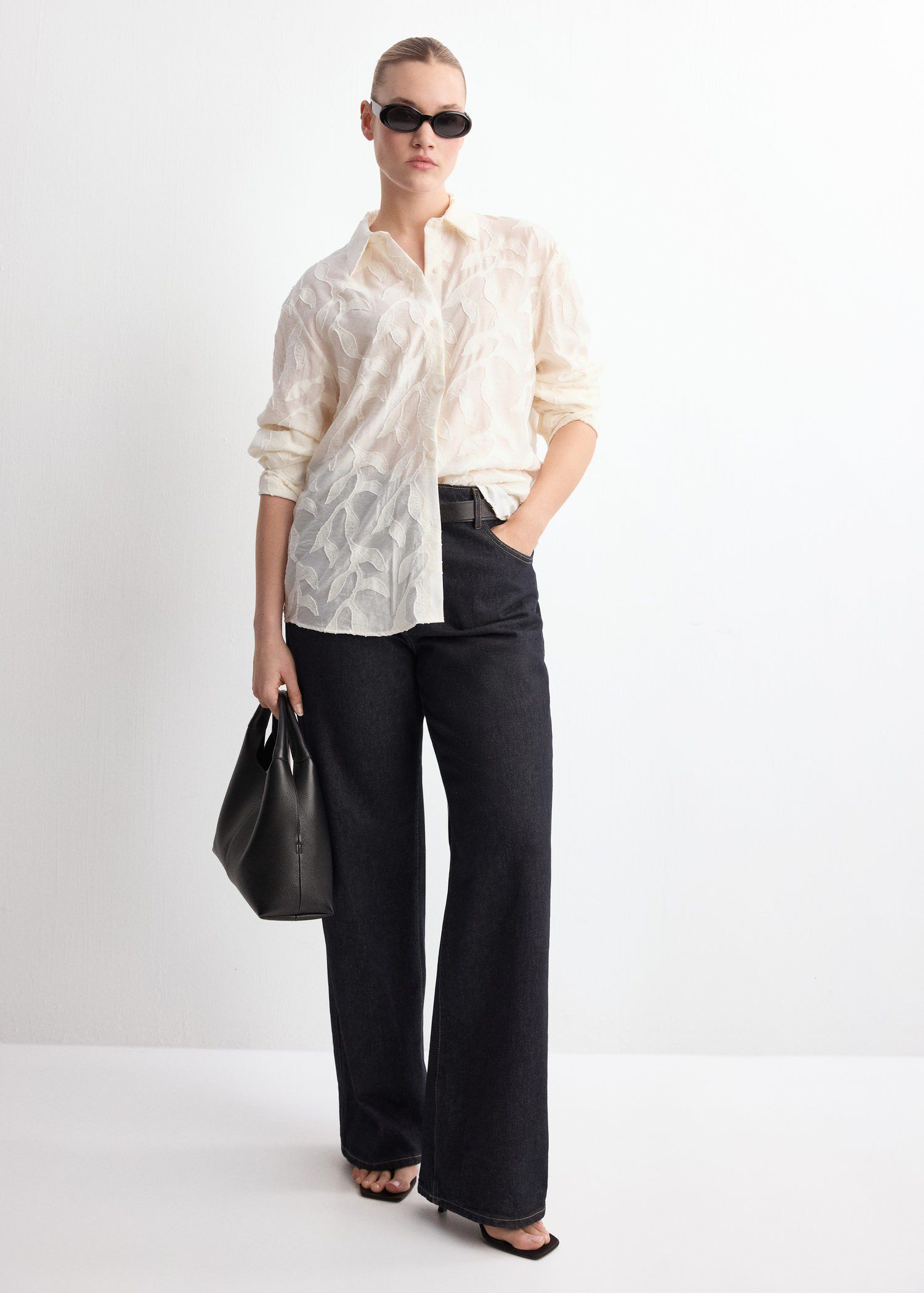Floral embroidery blouse