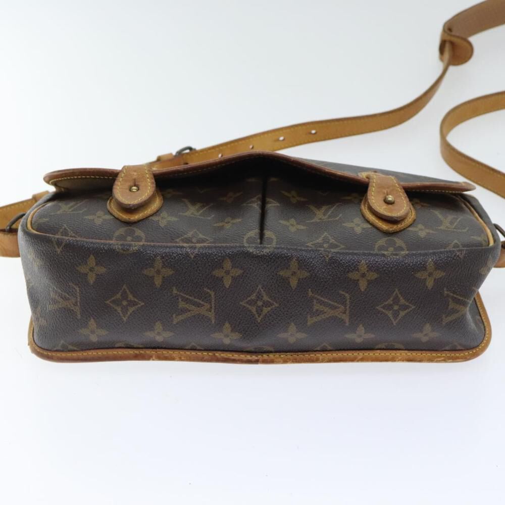 Louis Vuitton Shoulder Bags