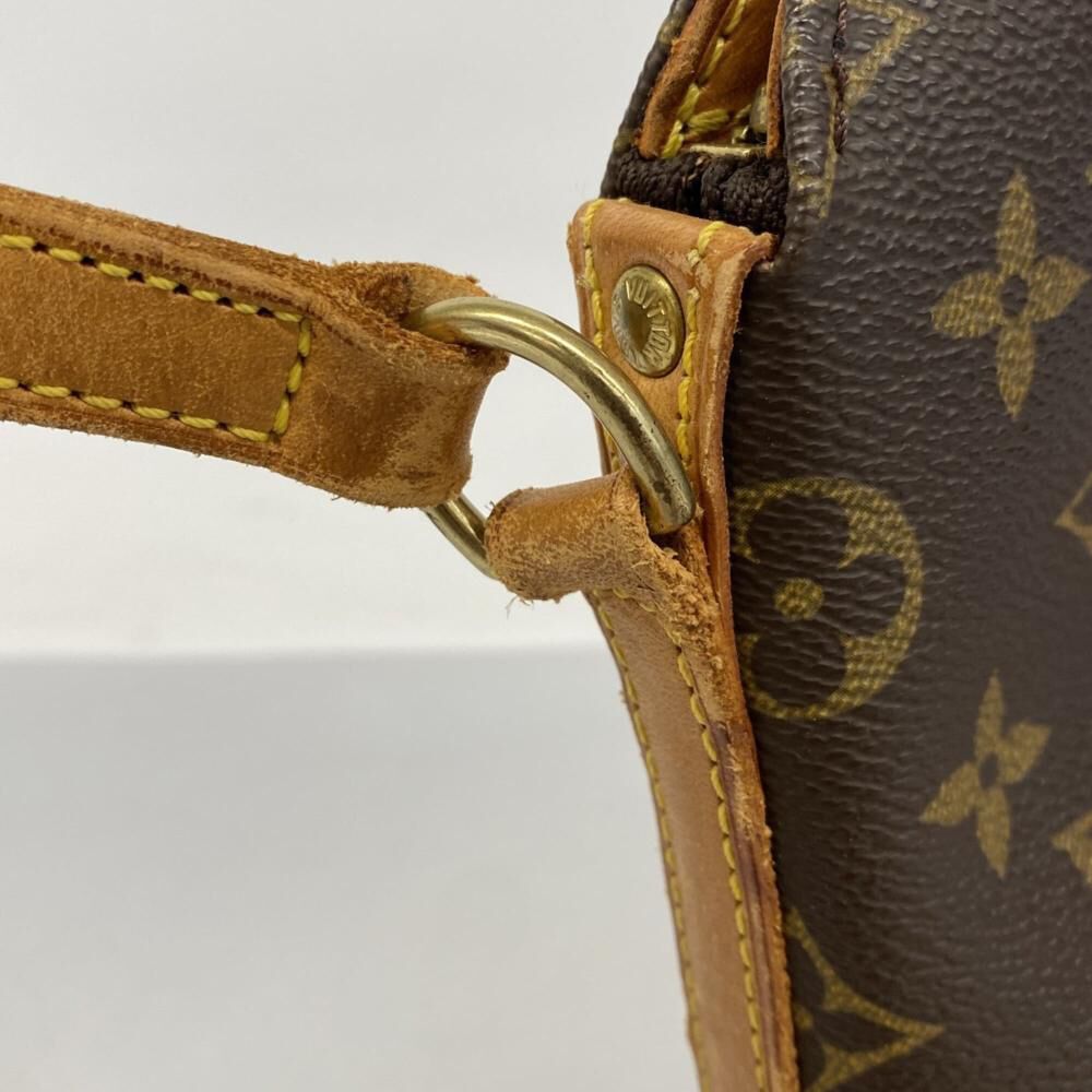 Louis Vuitton Shoulder Bags