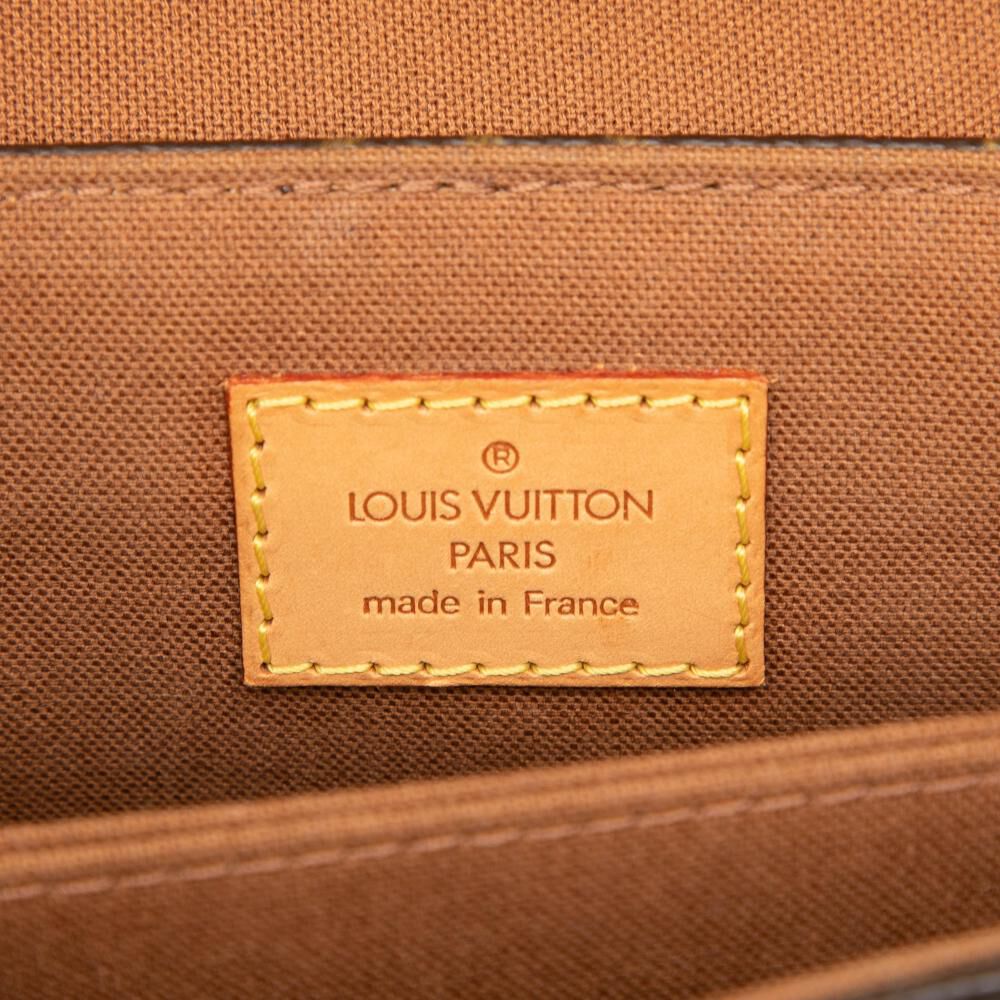Louis Vuitton Shoulder Bags