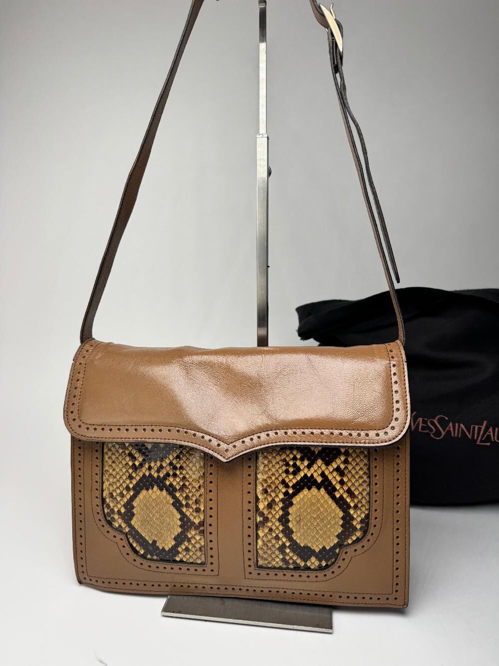 Yves Saint Laurent Shoulder Bag