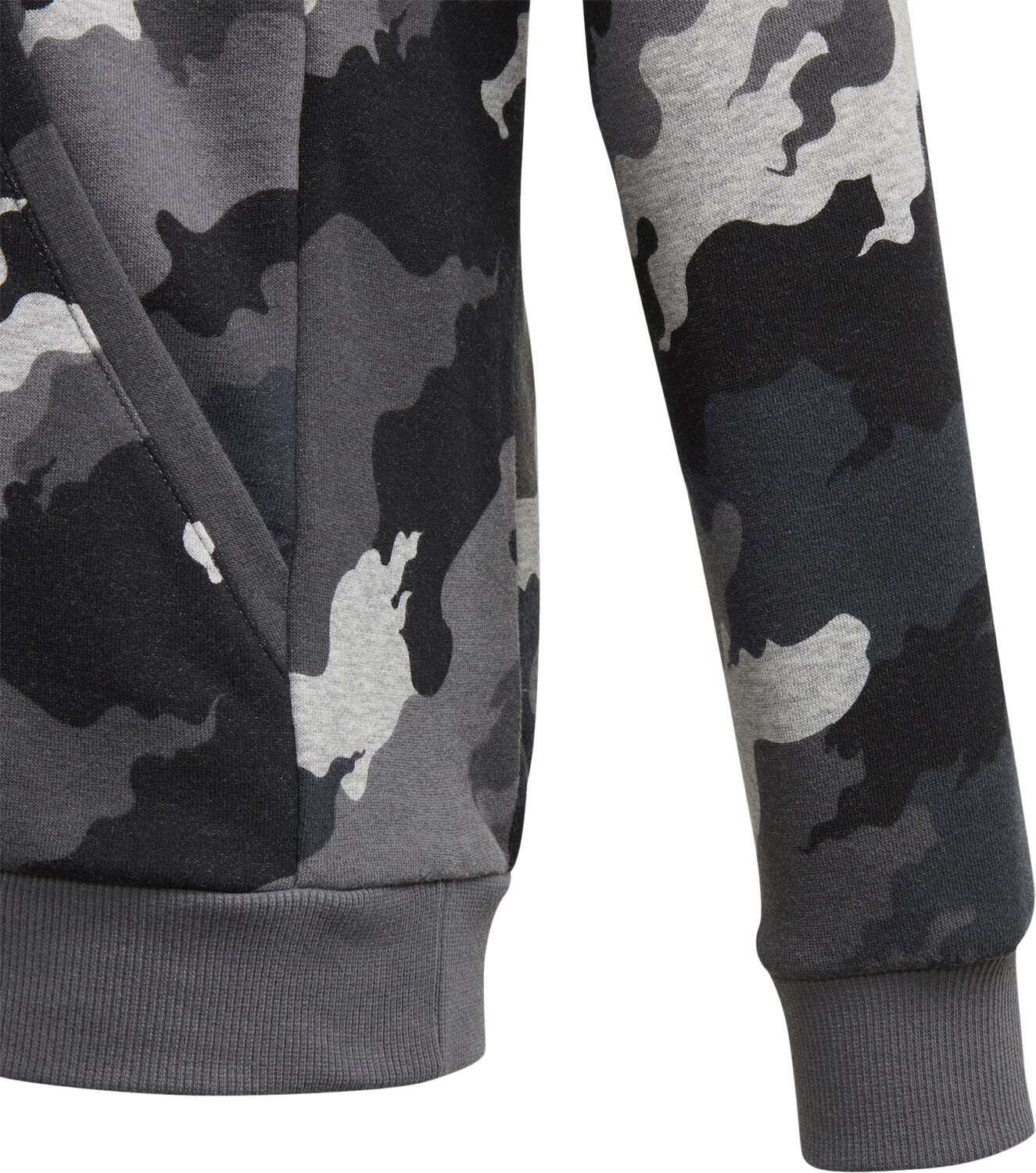 Must Haves Badge of Sport pullover