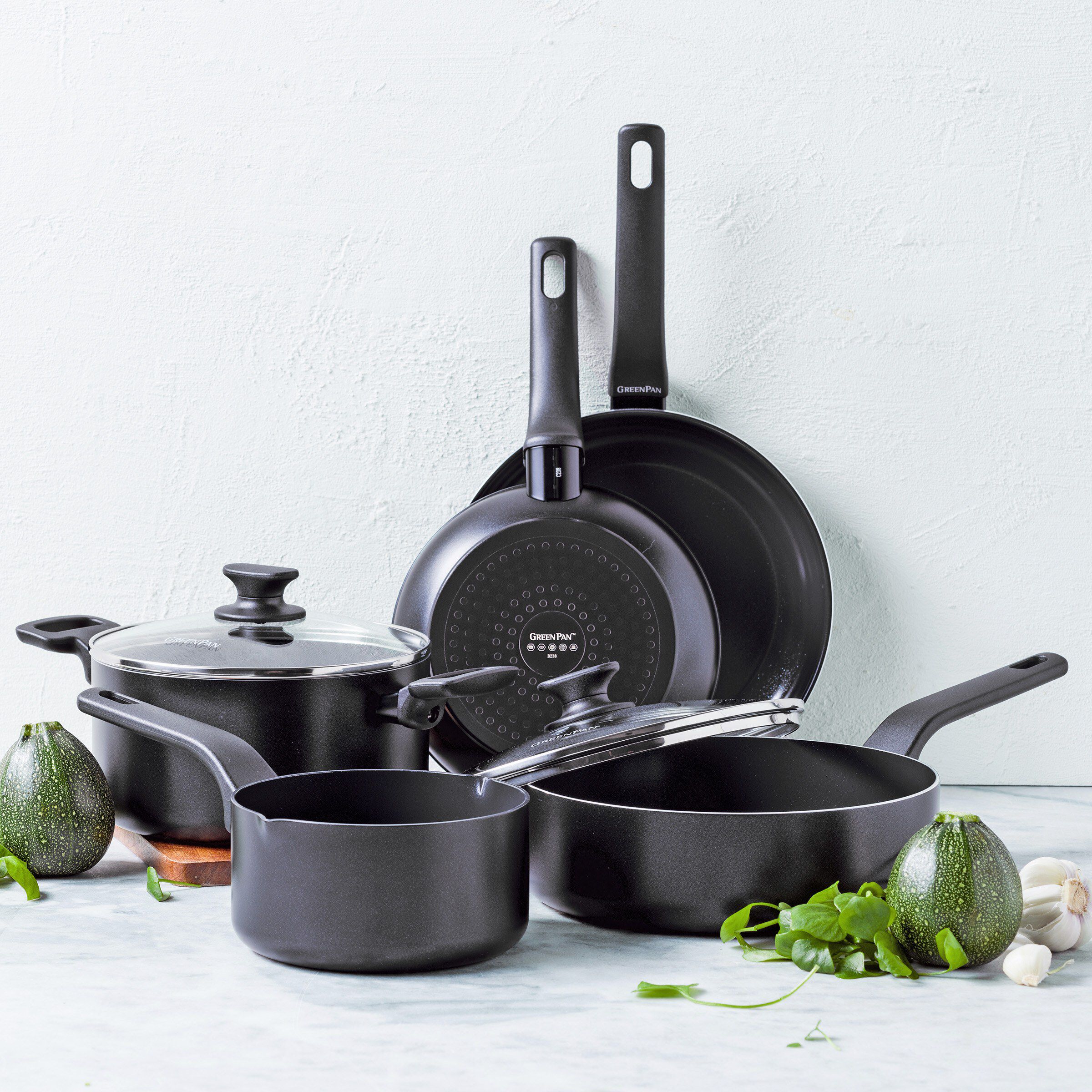 GP-ESSEN FBl Alu Perf-ind 59pc cookware set