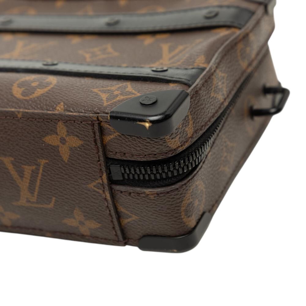 Louis Vuitton Shoulder Bags