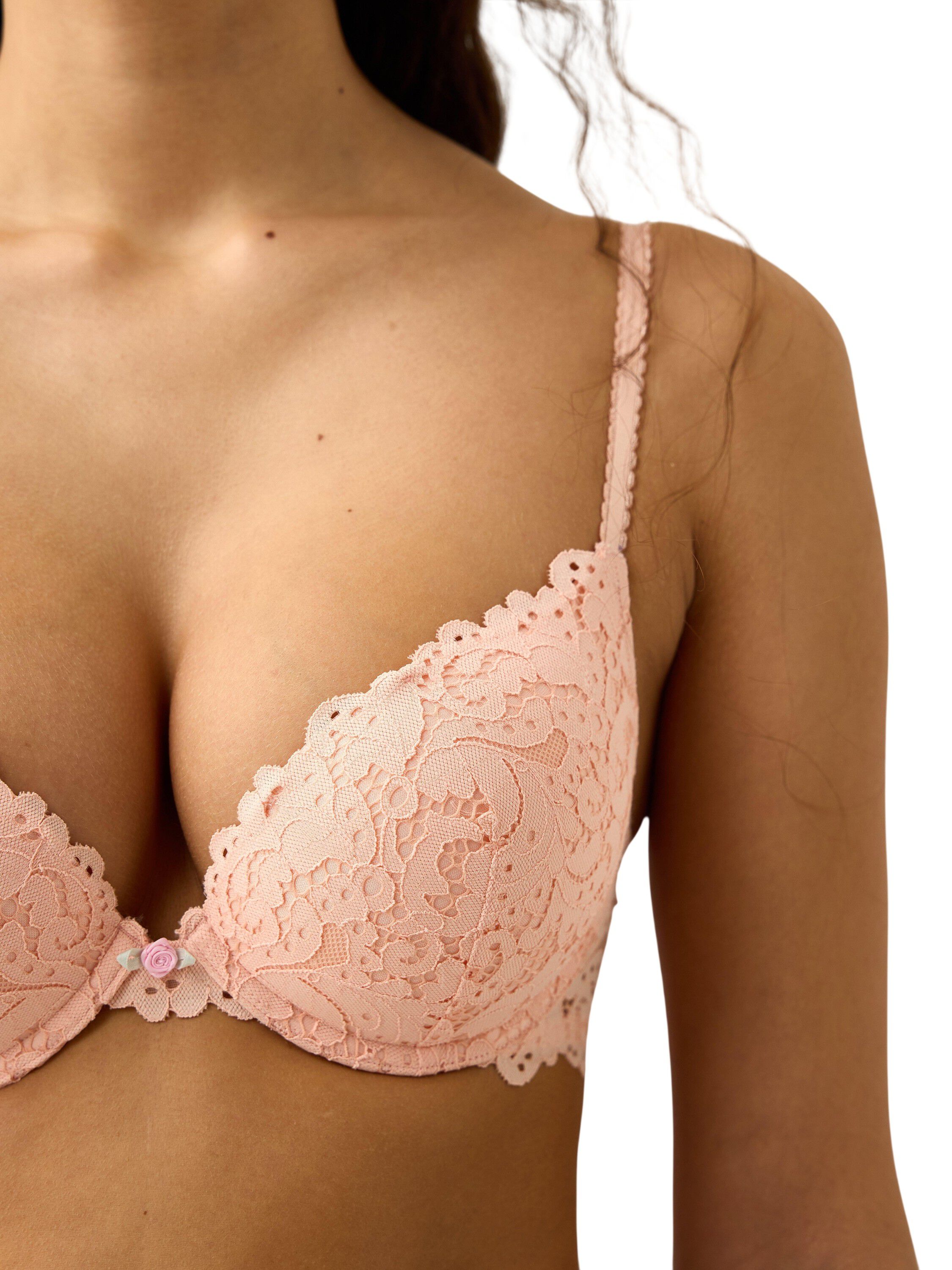 En push-up-bh i blonder.