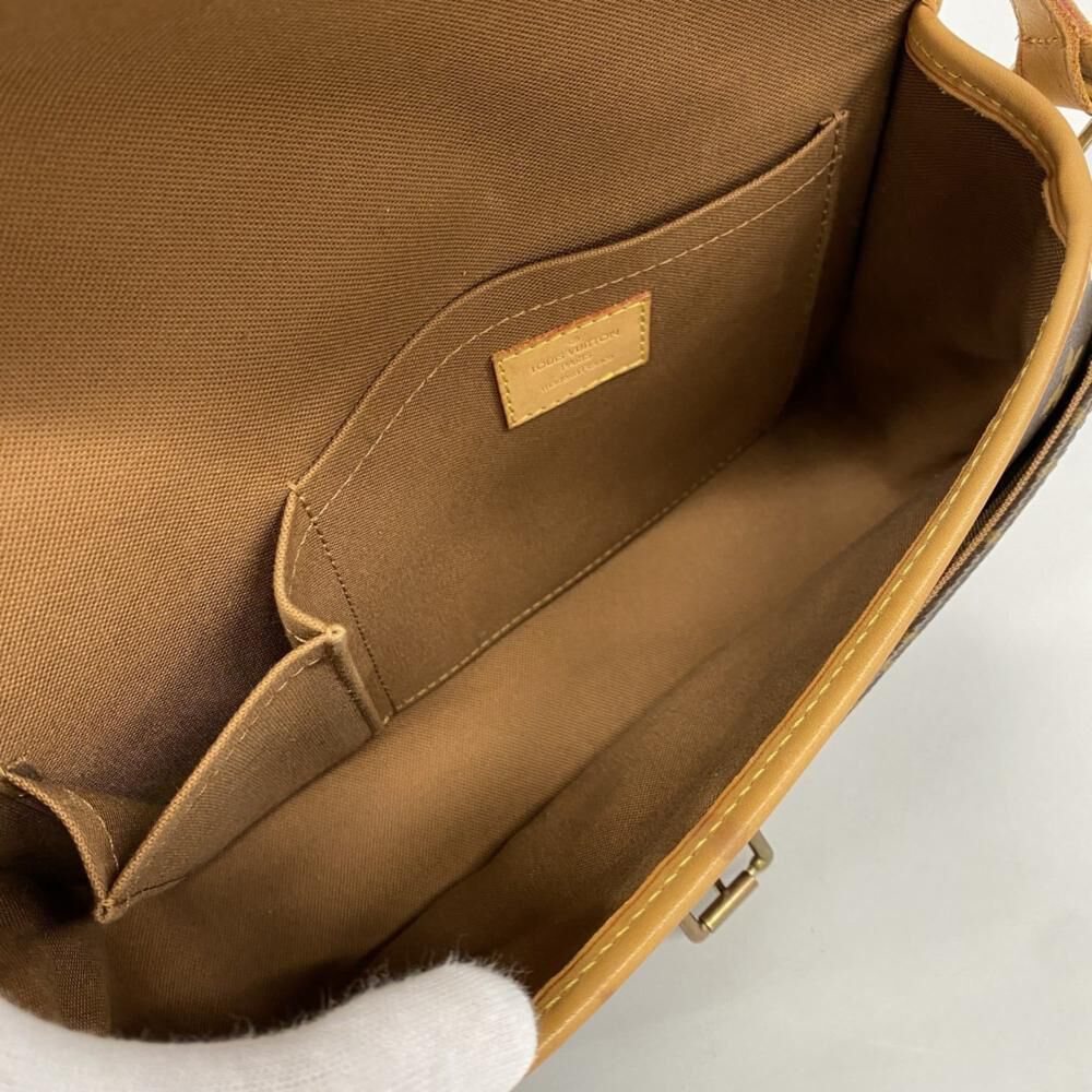 Louis Vuitton Sologne