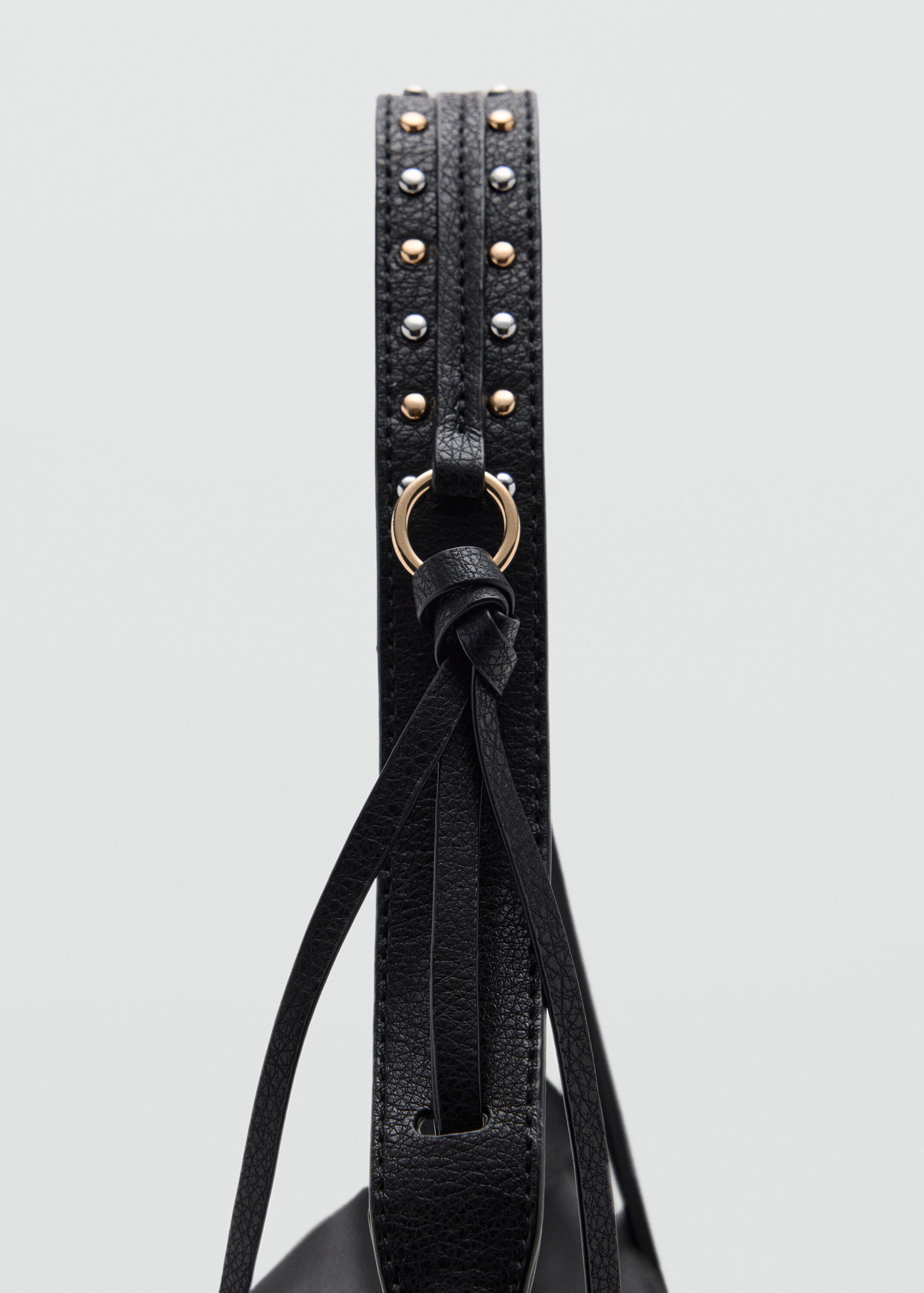 Oval shoulder bag