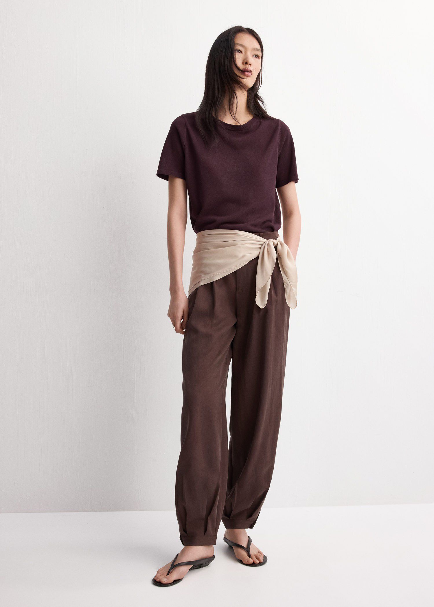 Short-sleeved knitted sweater