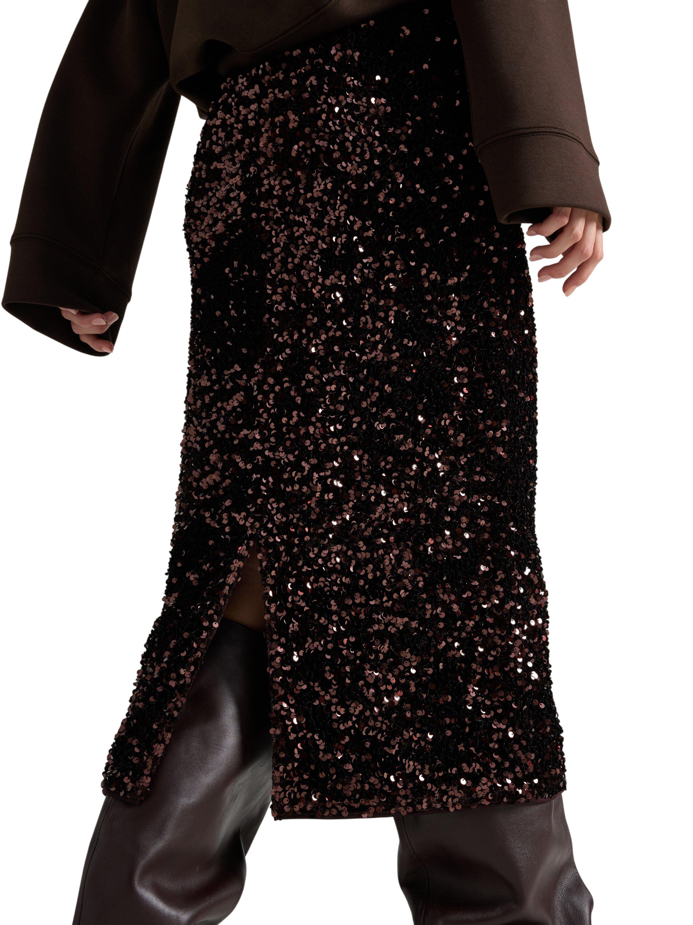 Figure fit midi skirt with elastic