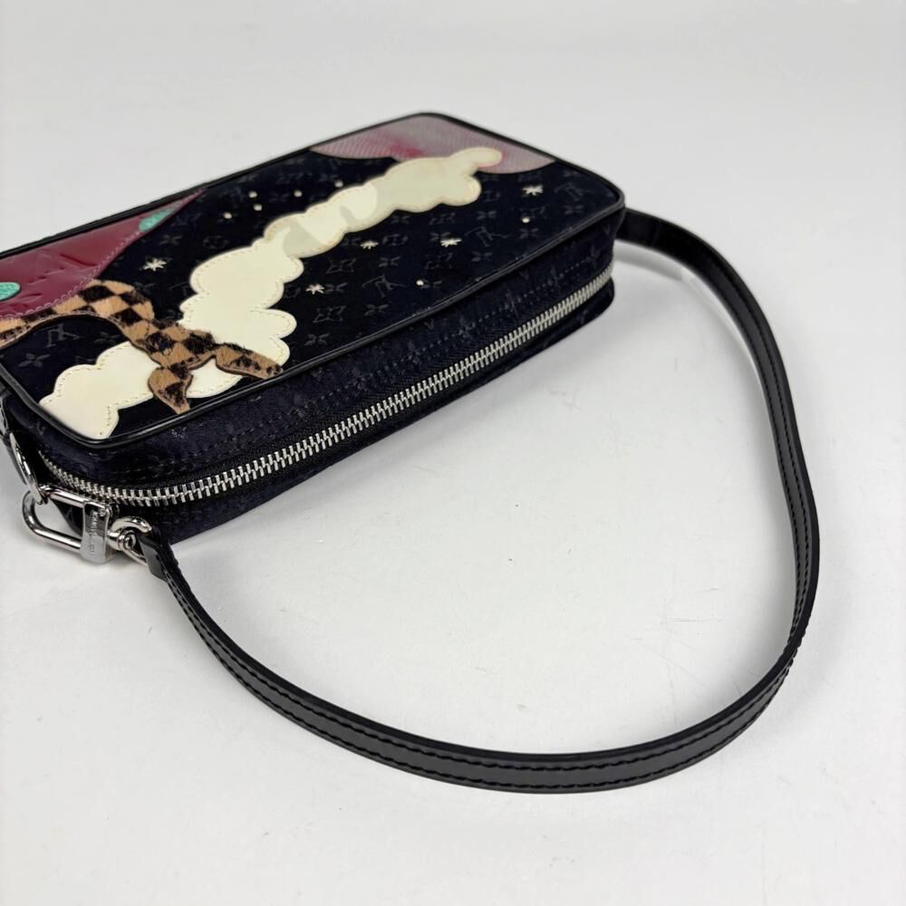 Louis Vuitton Shoulder Bags