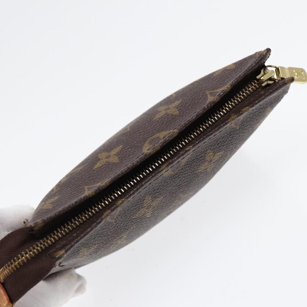 Louis Vuitton Poche Toilette