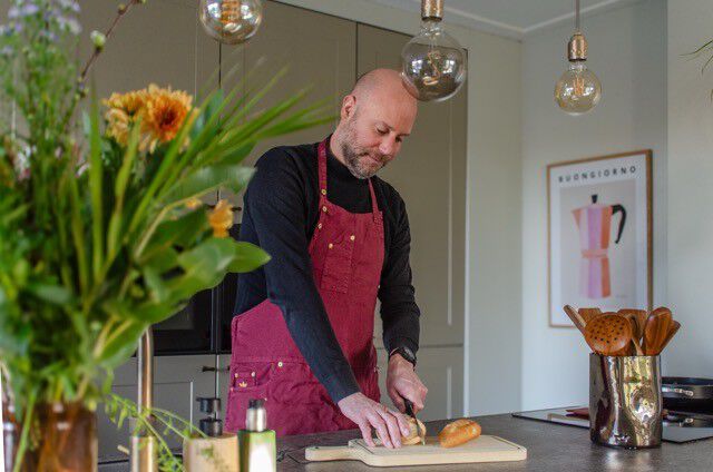 Five Pockets Apron , Slim Fit, Canvas Aubergine Burgundy