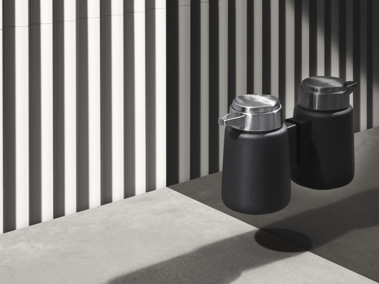 Vipp9 sæbedispenser m. vægophæng