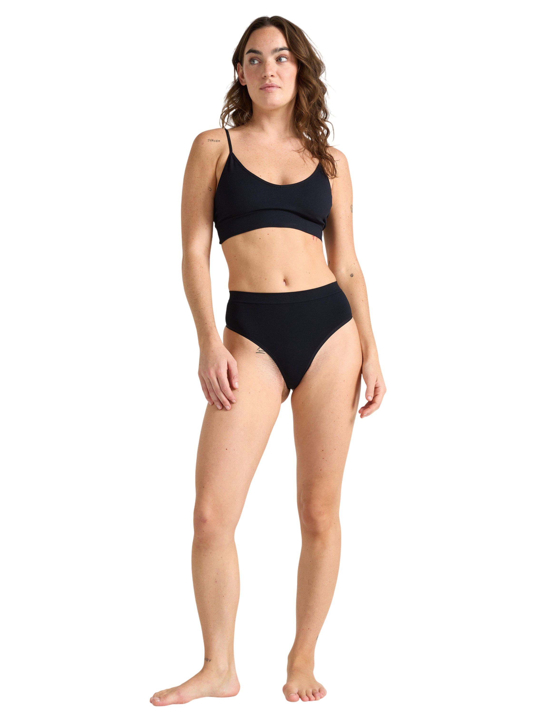 Thong with a high waist and high le