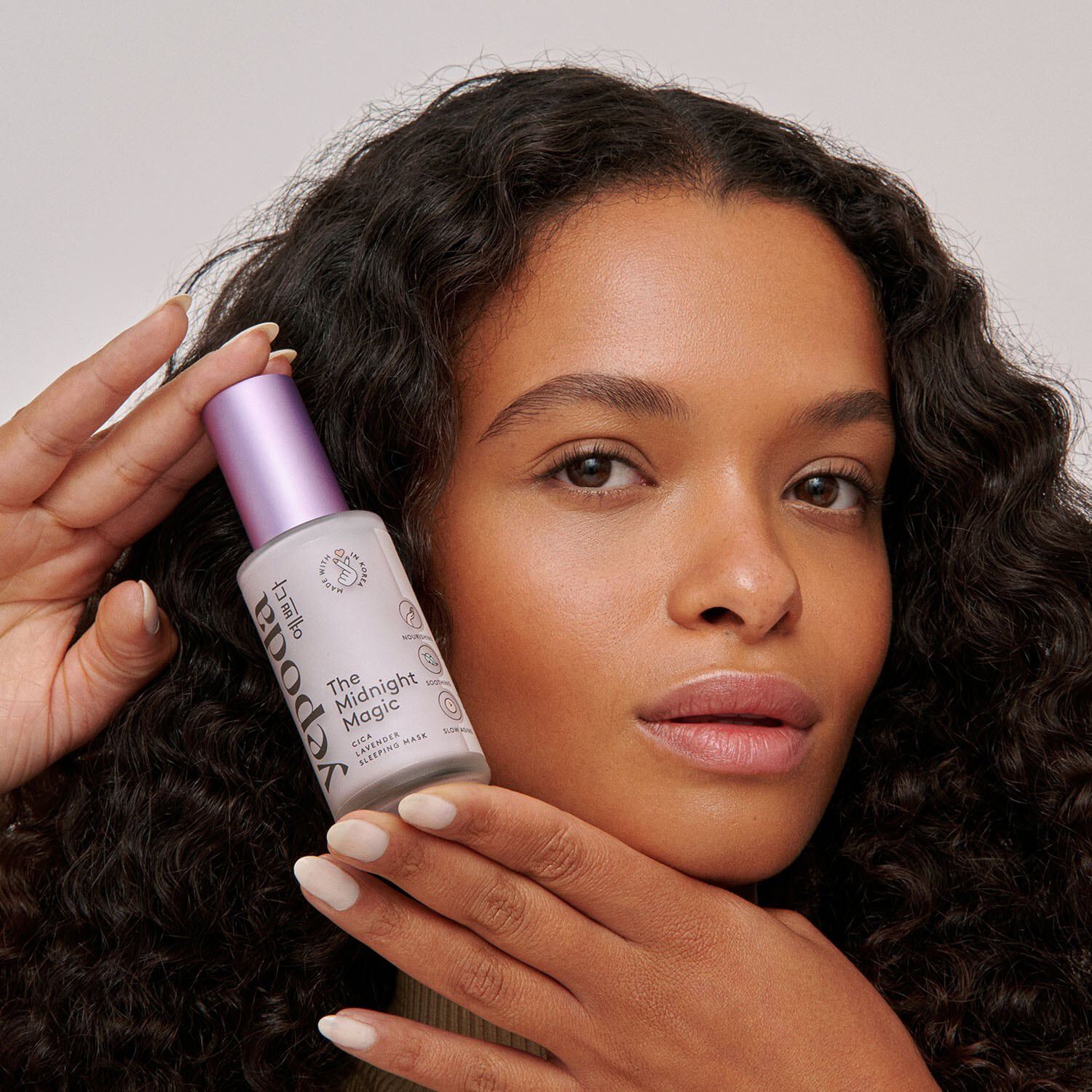 The Midnight Magic Fugtende natmaske med anti-age effekt