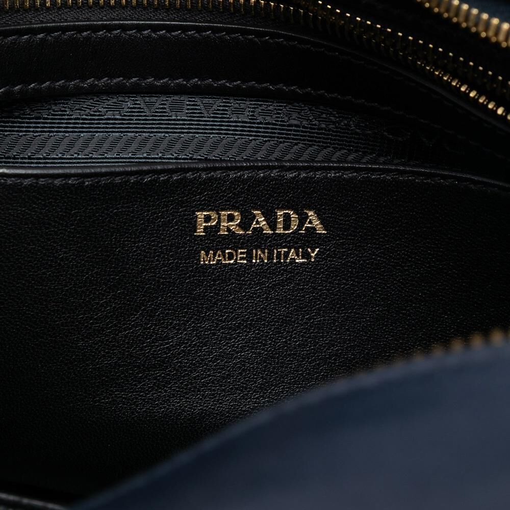 Prada Esplanade