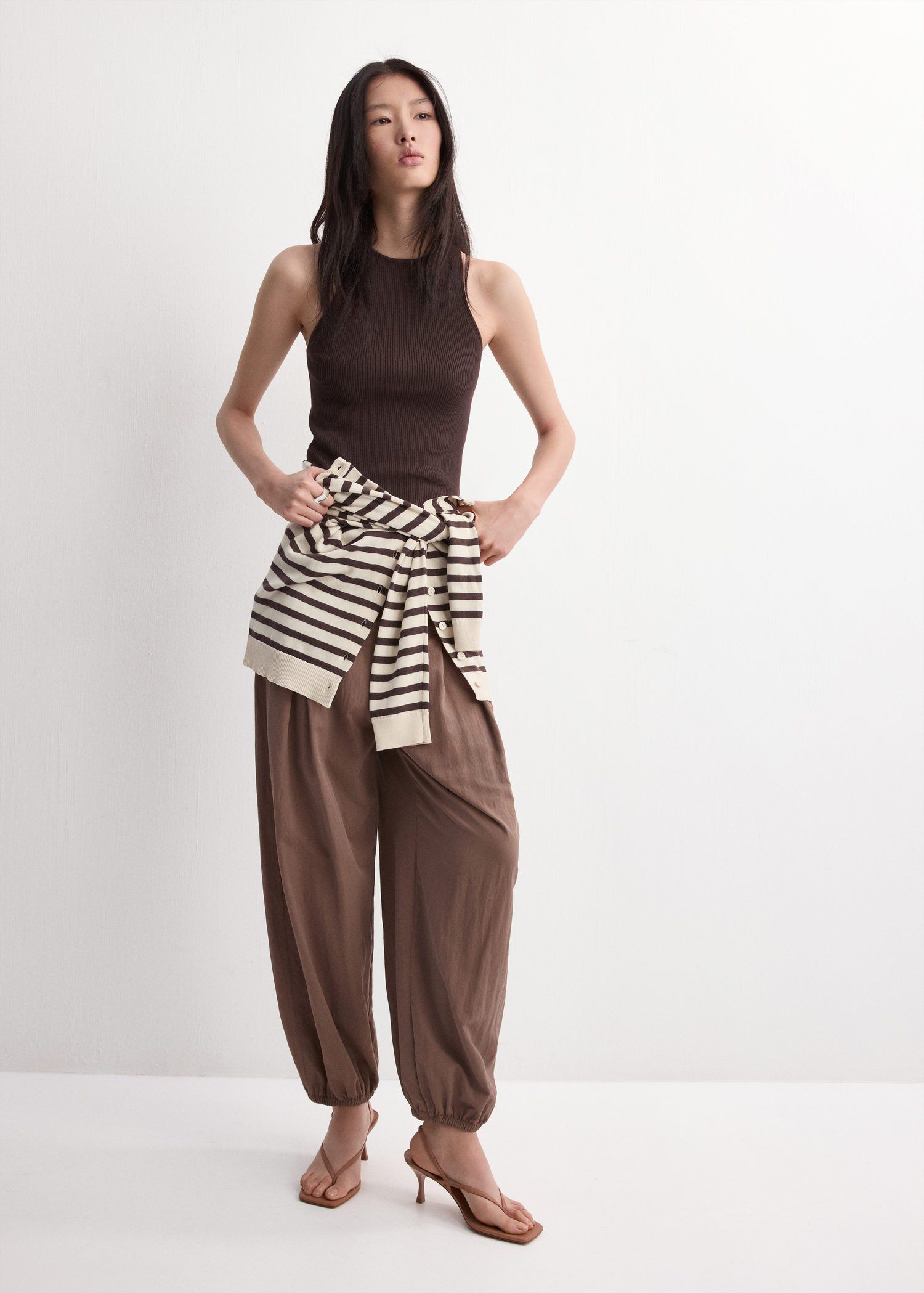 Fitted fine-knit top