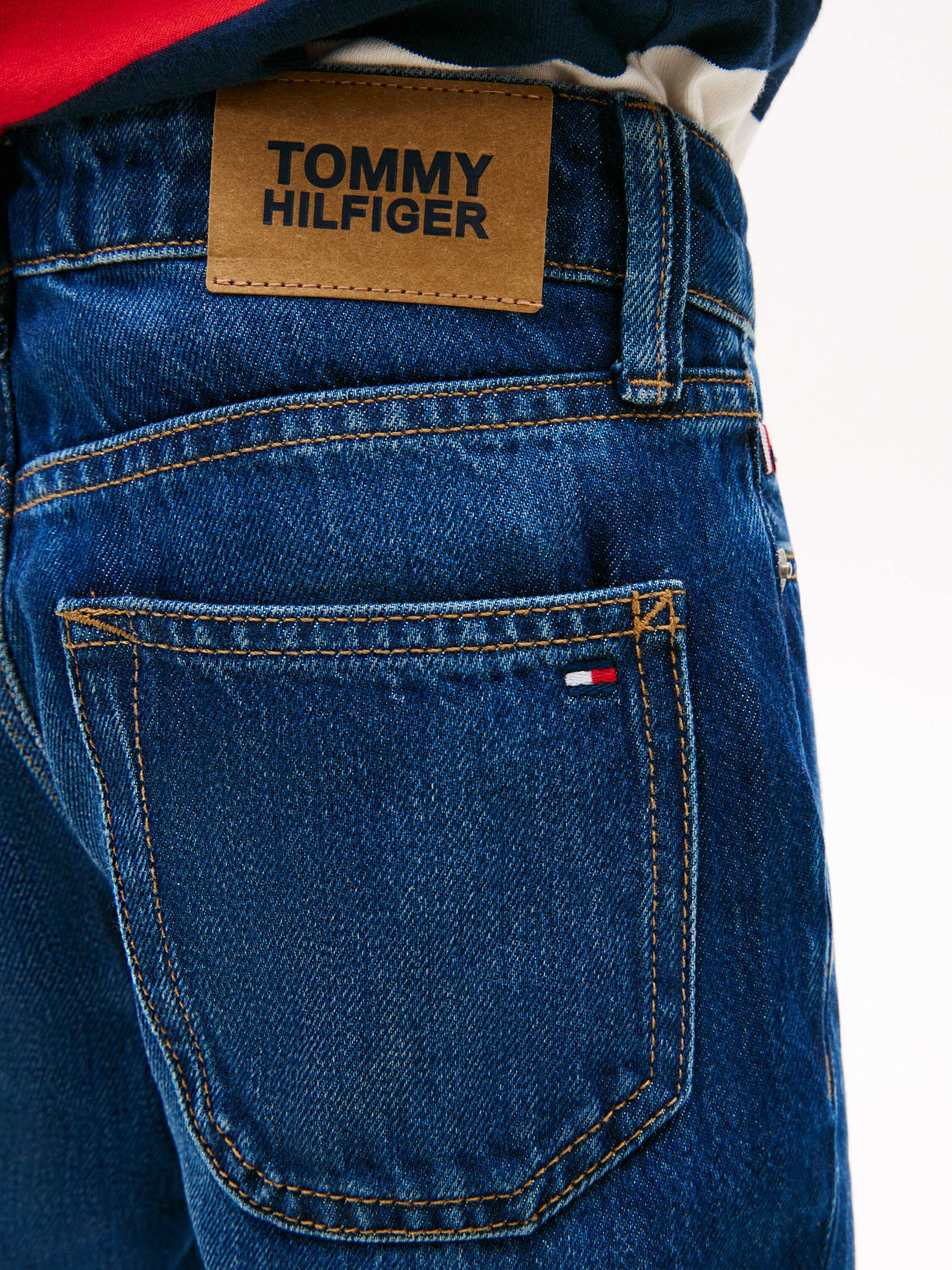 STRAIGHT DARK BLUE JEANS