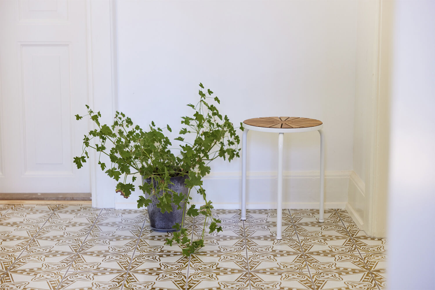 Marguerit Taburet, &Oslash;32 x H44,5 cm