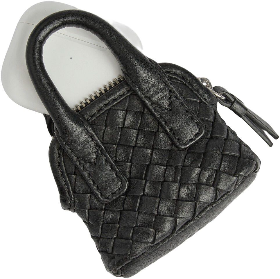 Amayambg Charm, Weave