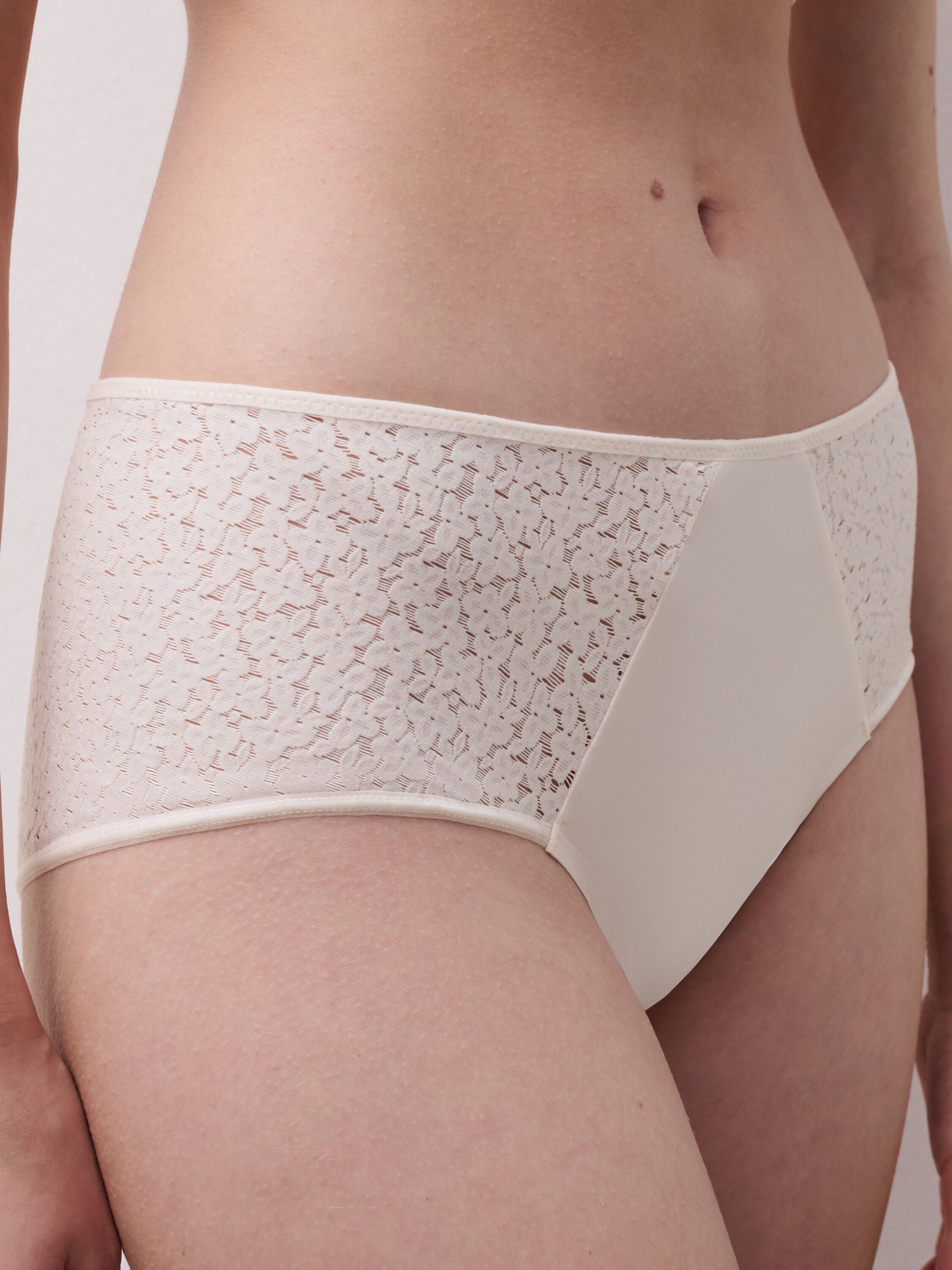 Norah Covering shorty