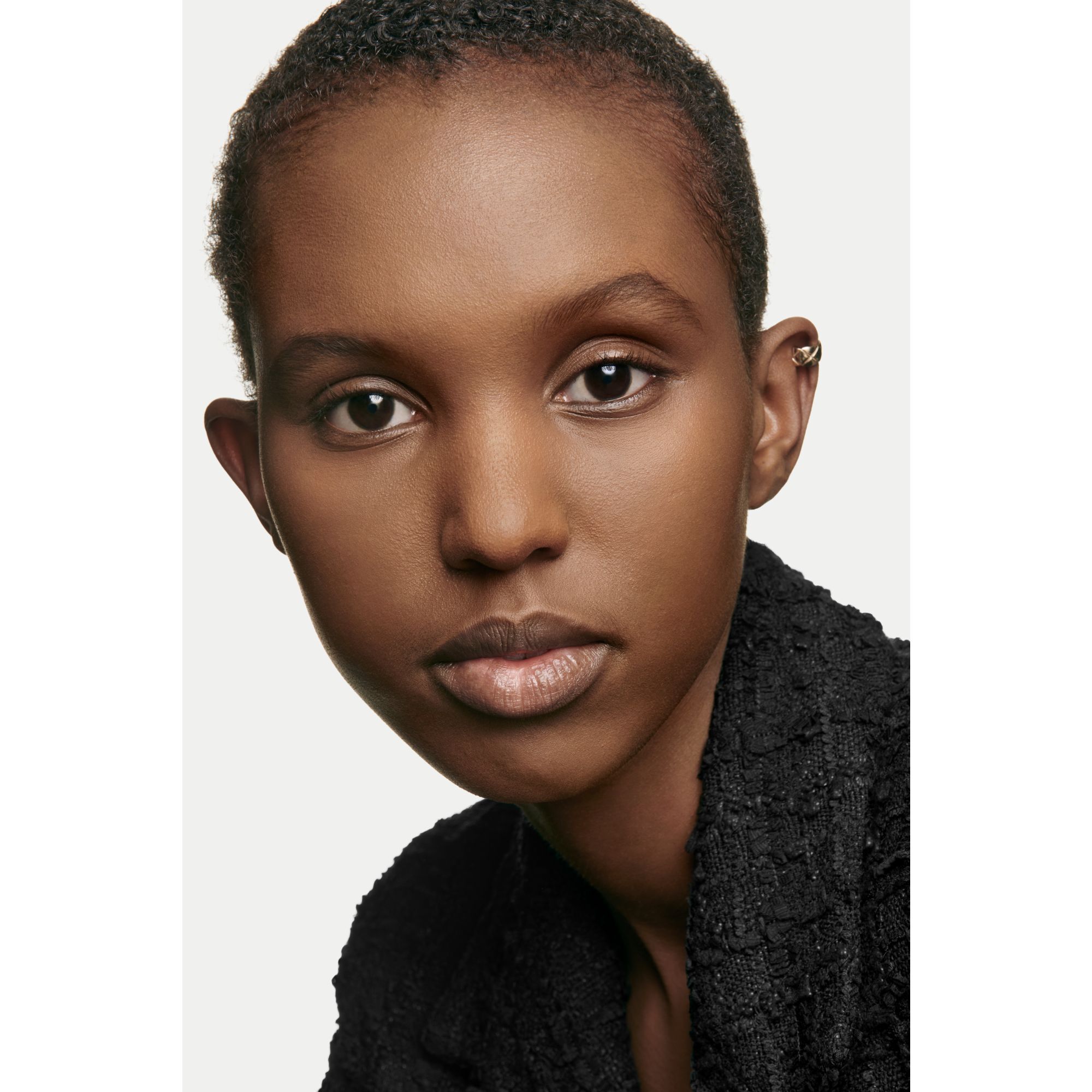 PUDDER FOR EN NATURLIG SUND GL&Oslash;D REFILL