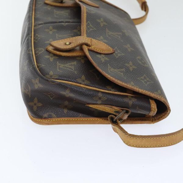 Louis Vuitton Shoulder Bags