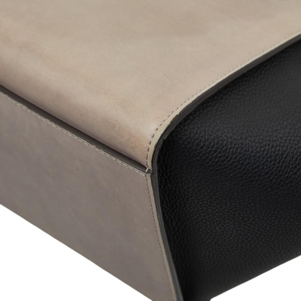 C&eacute;line Trapeze