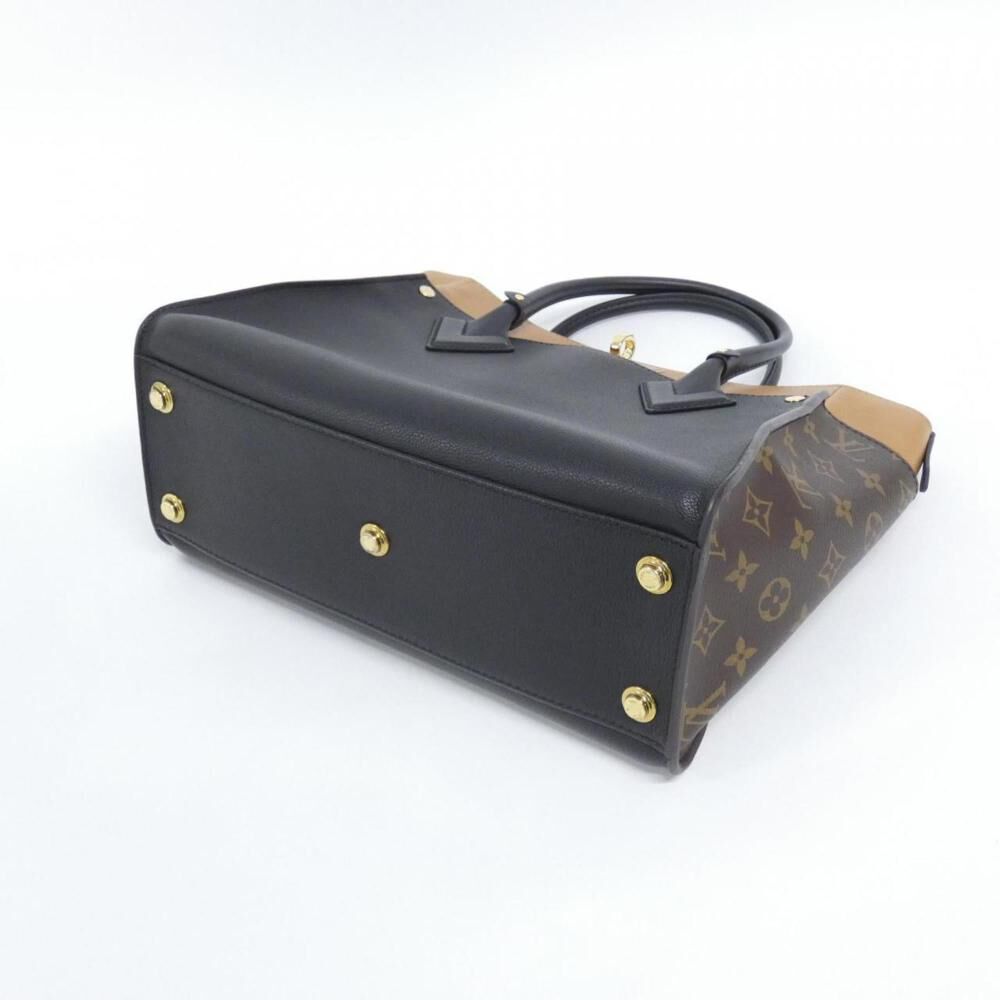 Louis Vuitton On My Side