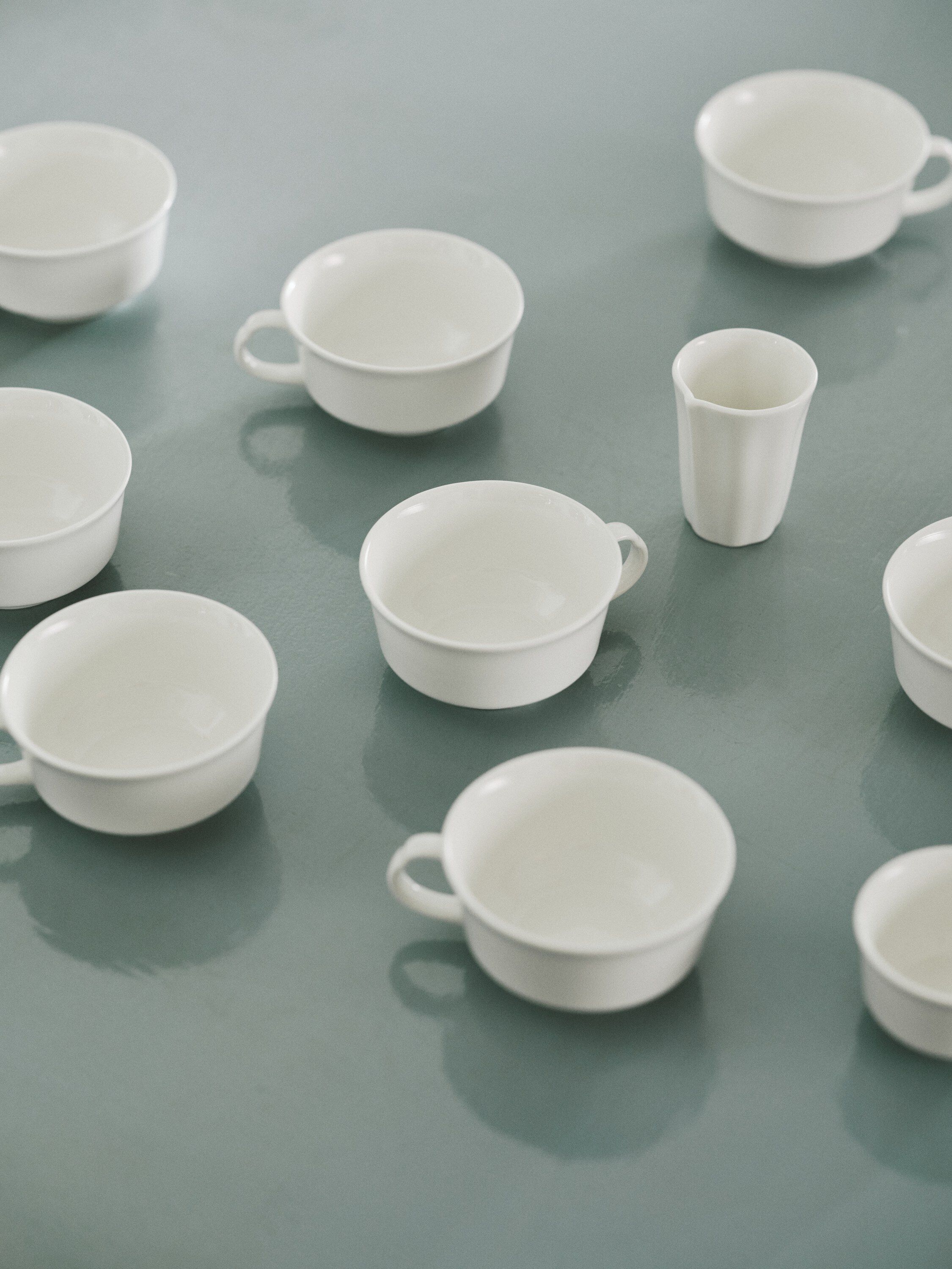 COFFEE CUP WHITE SILHOUETTE