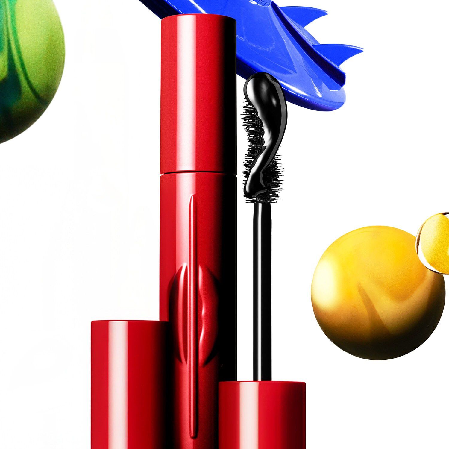 Et intenst look, lag efter lag.Allerede fra f&oslash;rste p&aring;f&oslash;ring er vipper