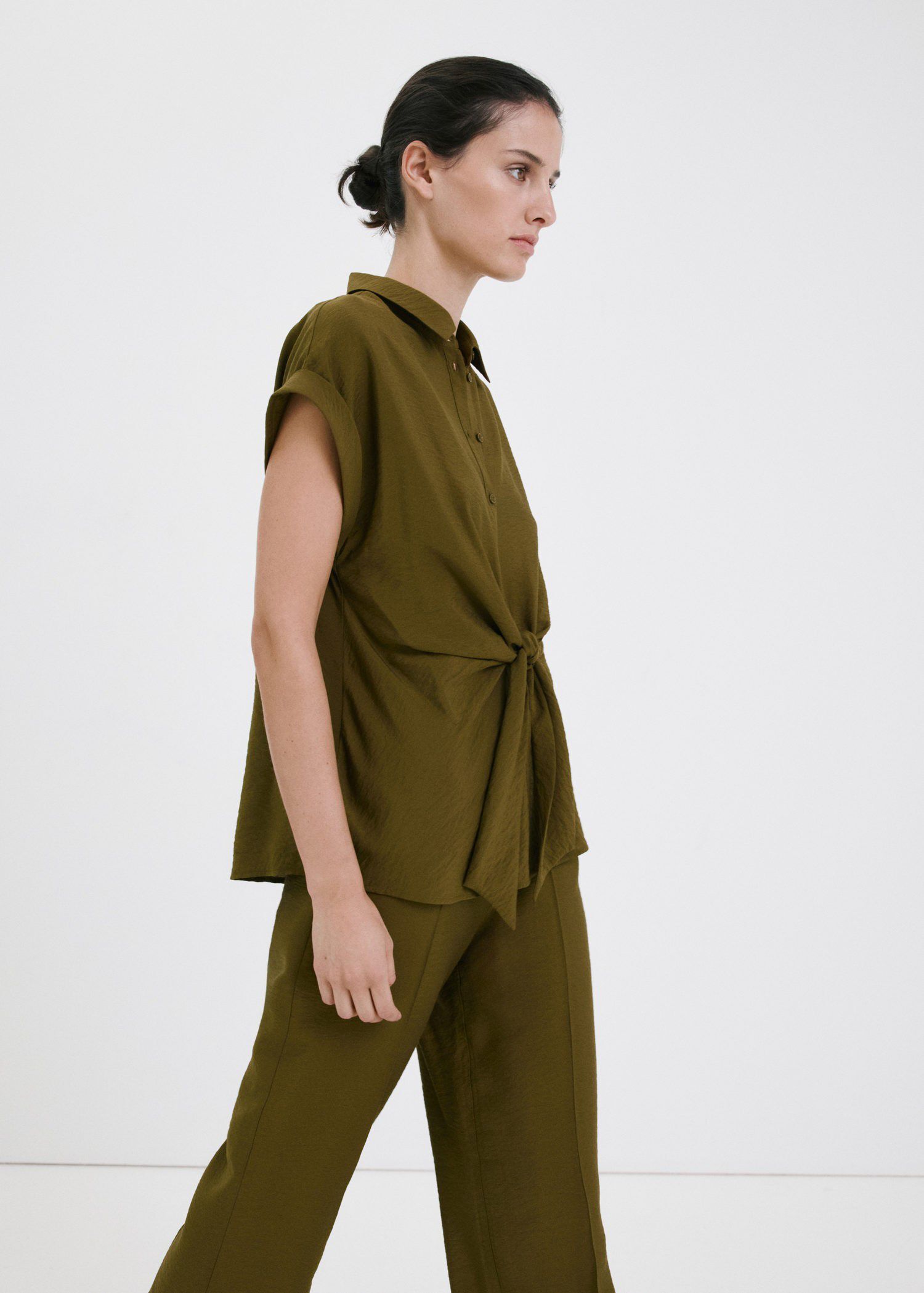Straight mid-rise trousers