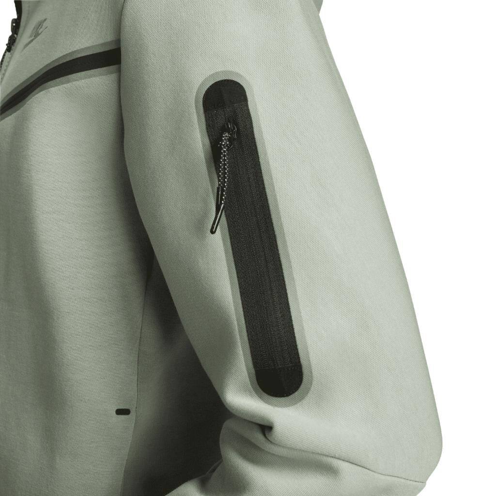 sportswear tech fleece