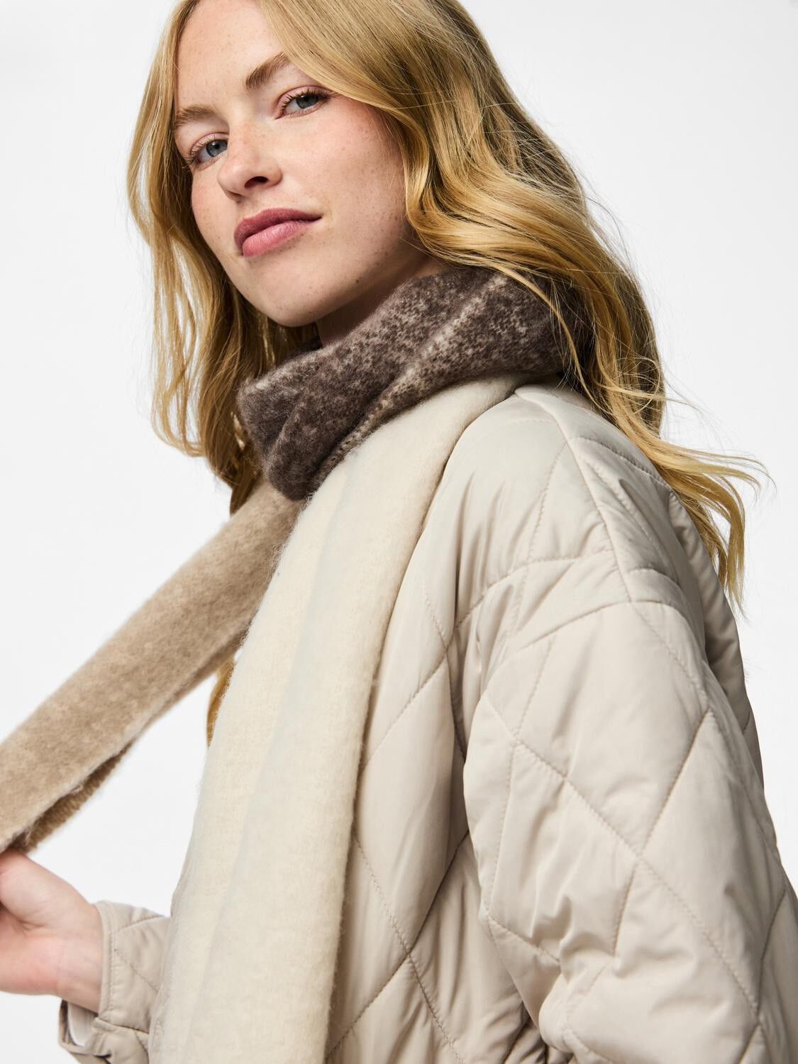 PCBEA NARROW LONG SCARF NOOS BC