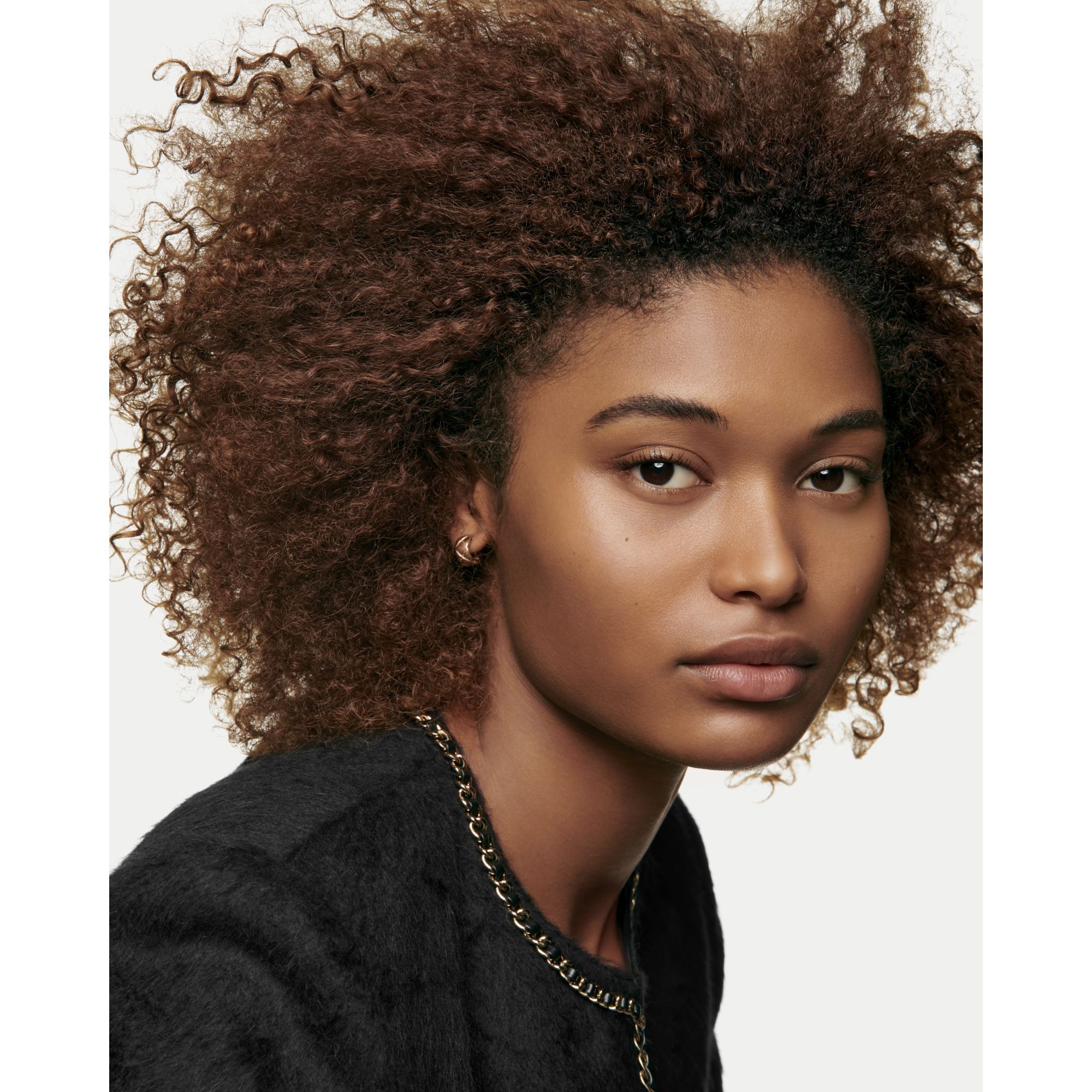 ET ULTIMATIVT FOUNDATIONSERUM FOR MERE UDSTR&Aring;LING